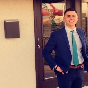 Meet your Posher, Zachary